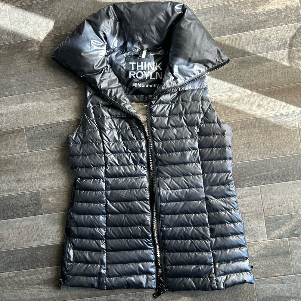 THINK ROYLN Pearl Gray Spice Fitted Quilted Puffer Down Feather Vest Size S